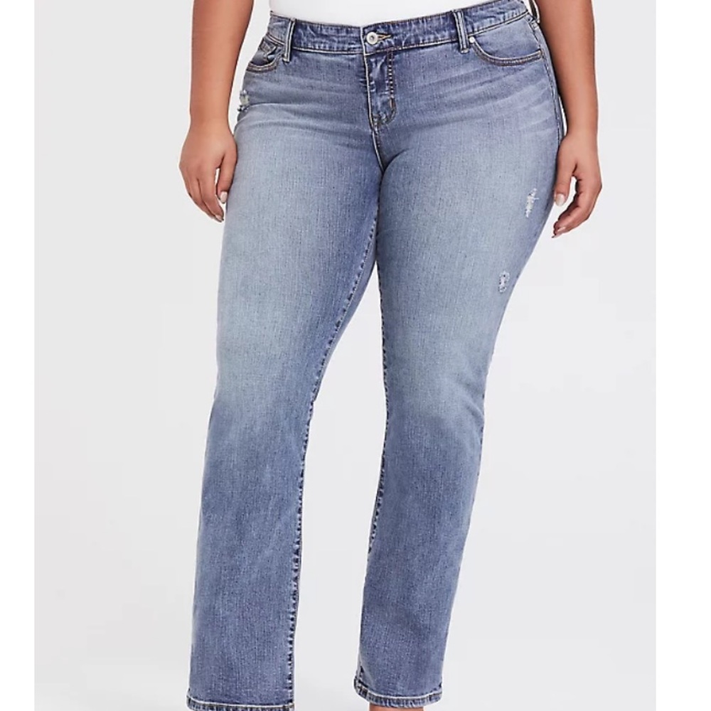 TORRID RELAXED BOOT JEAN VINTAGE STRETCH LT. WASH